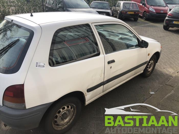 Toyota Starlet 1.3,XLi,GLi 16V Sloopvoertuig (1998, Wit)