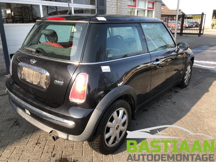 BMW Mini One/Cooper 1.6 16V One Sloopvoertuig (2004, Zwart)