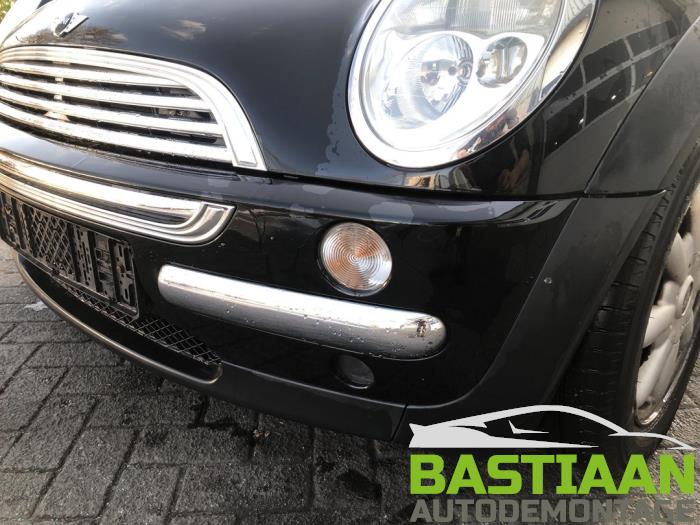 BMW Mini One/Cooper 1.6 16V One Sloopvoertuig (2004, Zwart)