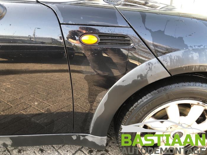 BMW Mini One/Cooper 1.6 16V One Sloopvoertuig (2004, Zwart)