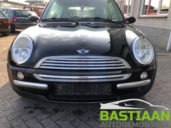 BMW Mini One/Cooper 1.6 16V One Sloopvoertuig (2004, Zwart)