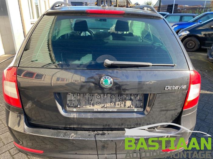 Skoda Octavia Combi 1.2 TSI Sloopvoertuig (2013, Zwart)