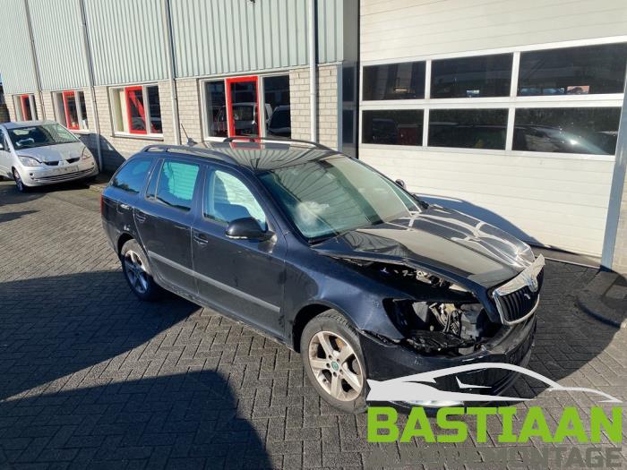 Skoda Octavia Combi 1.2 TSI Sloopvoertuig (2013, Zwart)