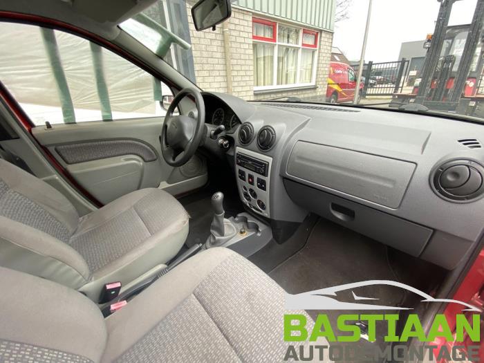 Dacia Logan 1.6 Sloopvoertuig (2007, Rood)