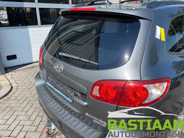 Hyundai Santa Fe II 2.7 V6 24V 4x2 Sloopvoertuig (2007, Grijs)