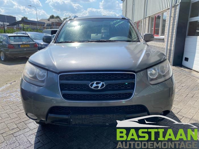Hyundai Santa Fe II 2.7 V6 24V 4x2 Sloopvoertuig (2007, Grijs)