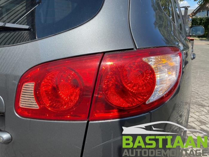 Hyundai Santa Fe II 2.7 V6 24V 4x2 Sloopvoertuig (2007, Grijs)