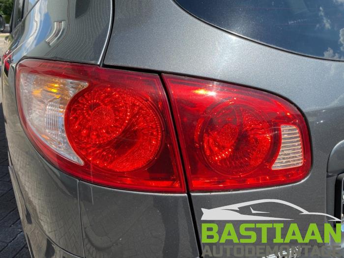 Hyundai Santa Fe II 2.7 V6 24V 4x2 Sloopvoertuig (2007, Grijs)