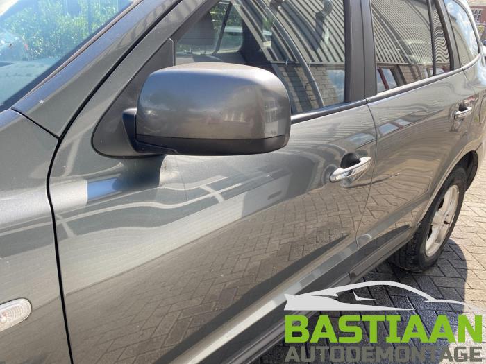 Hyundai Santa Fe II 2.7 V6 24V 4x2 Sloopvoertuig (2007, Grijs)