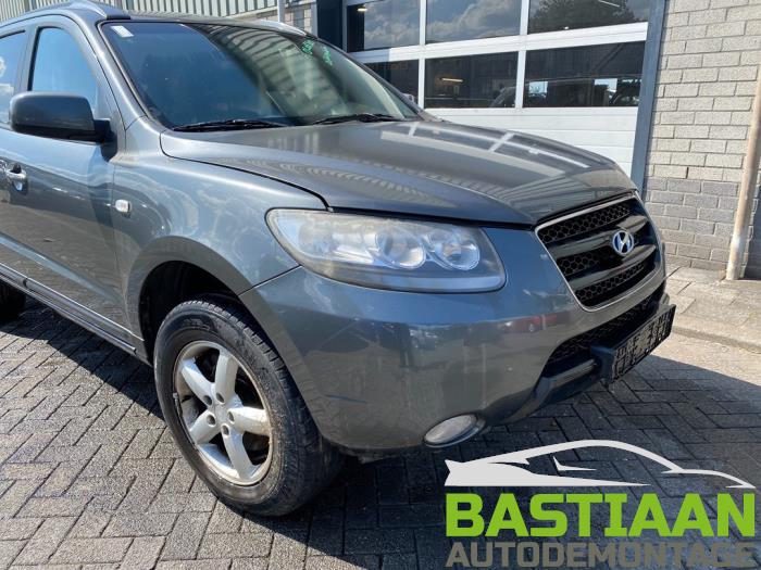 Hyundai Santa Fe II 2.7 V6 24V 4x2 Sloopvoertuig (2007, Grijs)