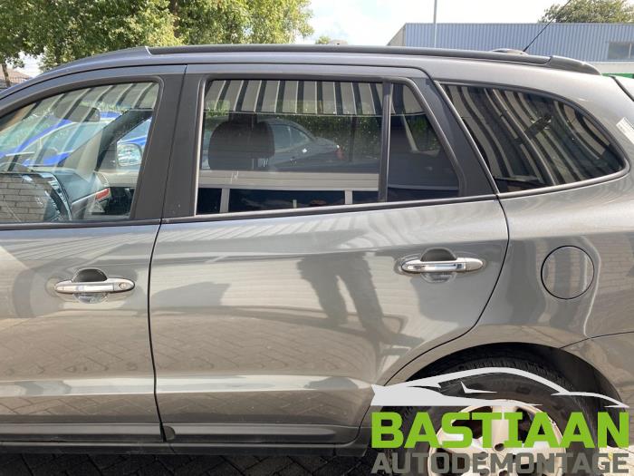 Hyundai Santa Fe II 2.7 V6 24V 4x2 Sloopvoertuig (2007, Grijs)