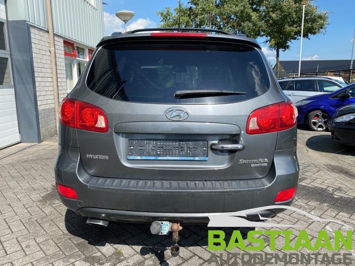 Hyundai Santa Fe II 2.7 V6 24V 4x2 Sloopvoertuig (2007, Grijs)