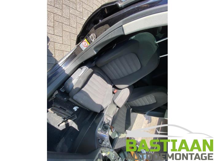 Volkswagen Passat Variant 1.9 TDI Sloopvoertuig (2009, Zwart)