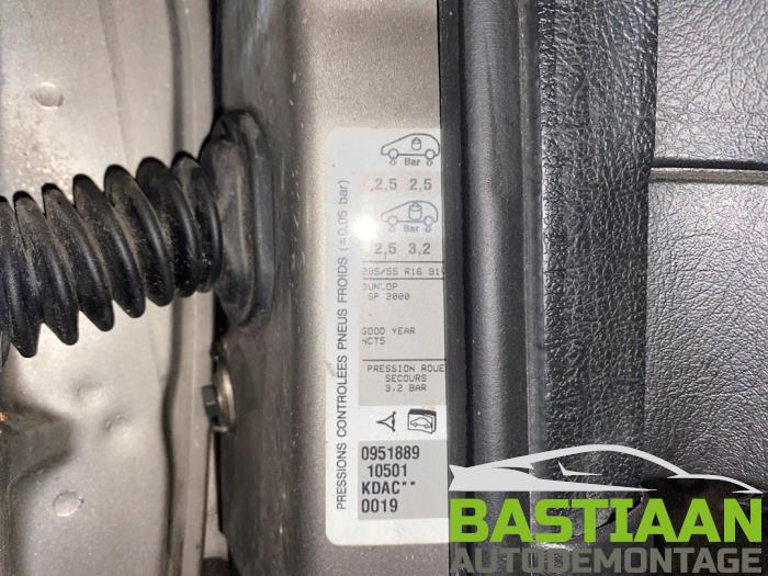 Peugeot 307 SW 2.0 16V Sloopvoertuig (2003, Grijs)