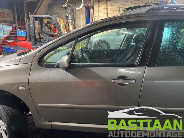 Peugeot 307 SW 2.0 16V Sloopvoertuig (2003, Grijs)