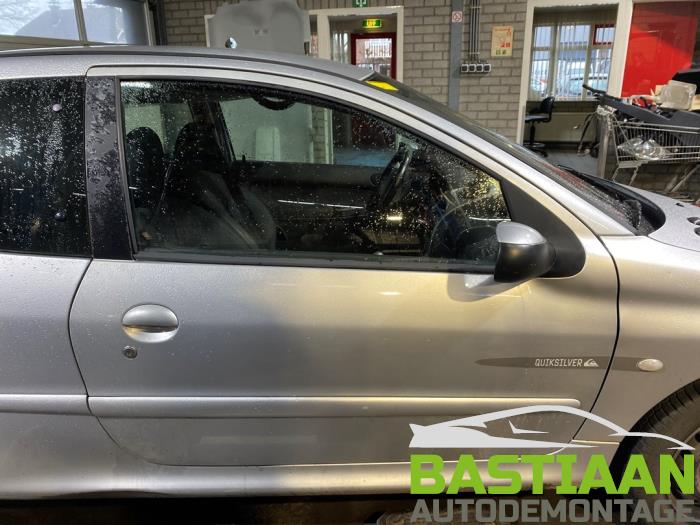 Peugeot 206 1.4 16V Sloopvoertuig (2005, Grijs)