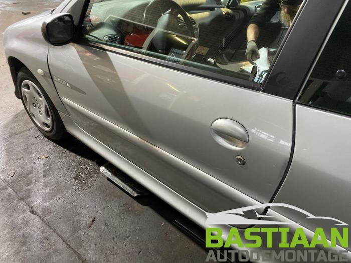Peugeot 206 1.4 16V Sloopvoertuig (2005, Grijs)