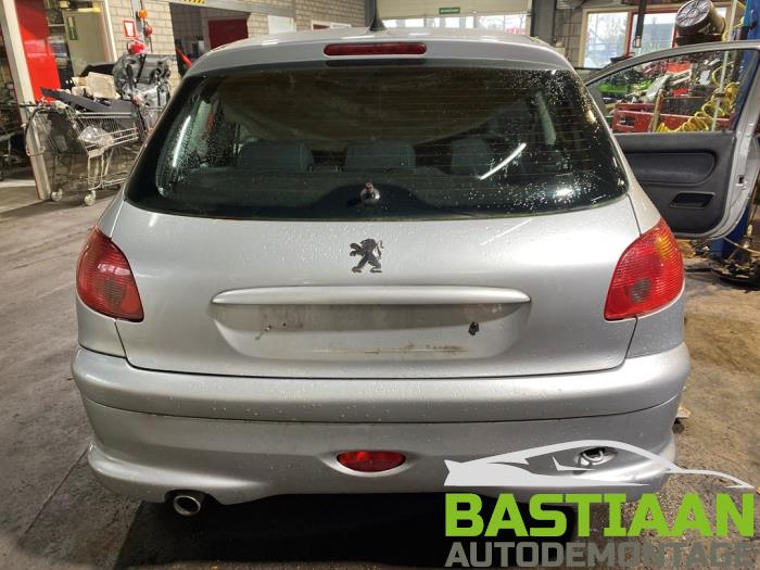 Peugeot 206 1.4 16V Sloopvoertuig (2005, Grijs)