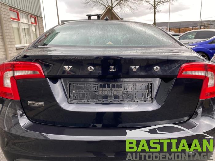 Volvo S60 II 2.0 D3 20V Sloopvoertuig (2011, Zwart)