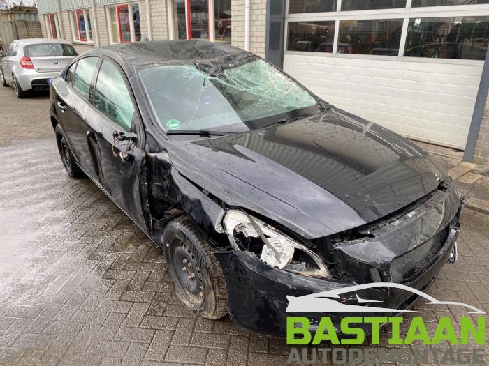 Volvo S60 II 2.0 D3 20V Sloopvoertuig (2011, Zwart)