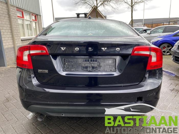 Volvo S60 II 2.0 D3 20V Sloopvoertuig (2011, Zwart)