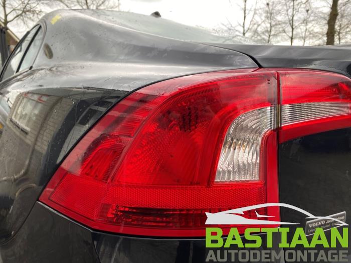 Volvo S60 II 2.0 D3 20V Sloopvoertuig (2011, Zwart)