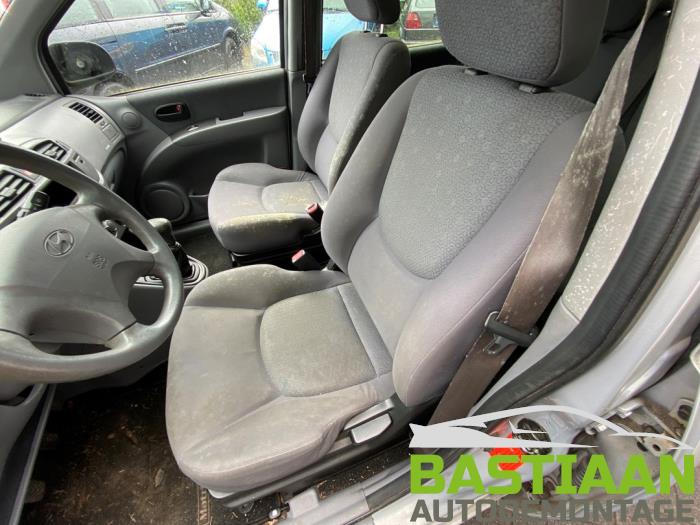 Hyundai Matrix 1.6 16V Sloopvoertuig (2006, Grijs)