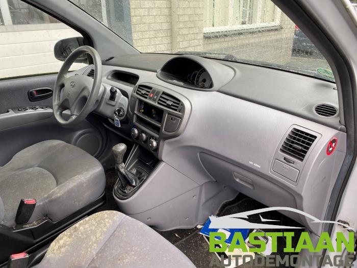 Hyundai Matrix 1.6 16V Sloopvoertuig (2006, Grijs)