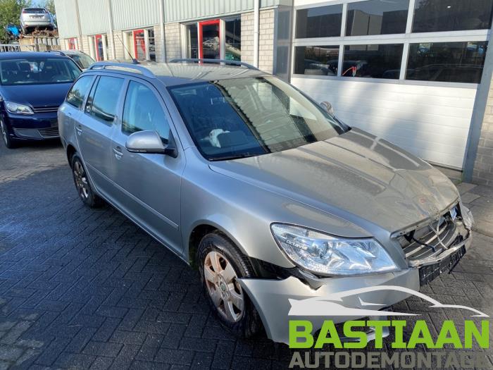 Skoda Octavia Combi 1.4 TSI 16V Sloopvoertuig (2009, Beige)