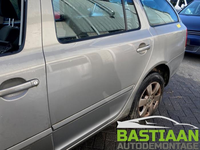 Skoda Octavia Combi 1.4 TSI 16V Sloopvoertuig (2009, Beige)