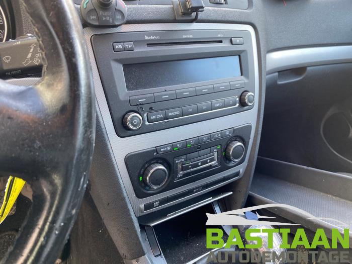 Skoda Octavia Combi 1.4 TSI 16V Sloopvoertuig (2009, Beige)