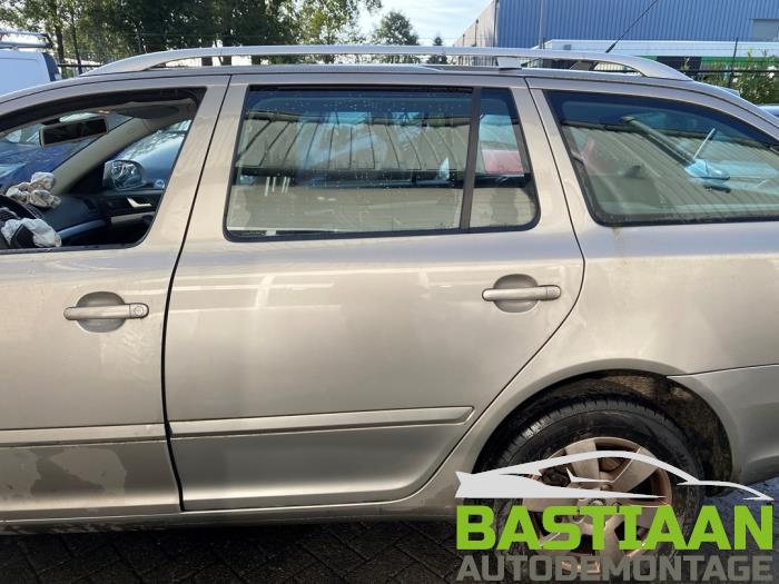 Skoda Octavia Combi 1.4 TSI 16V Sloopvoertuig (2009, Beige)