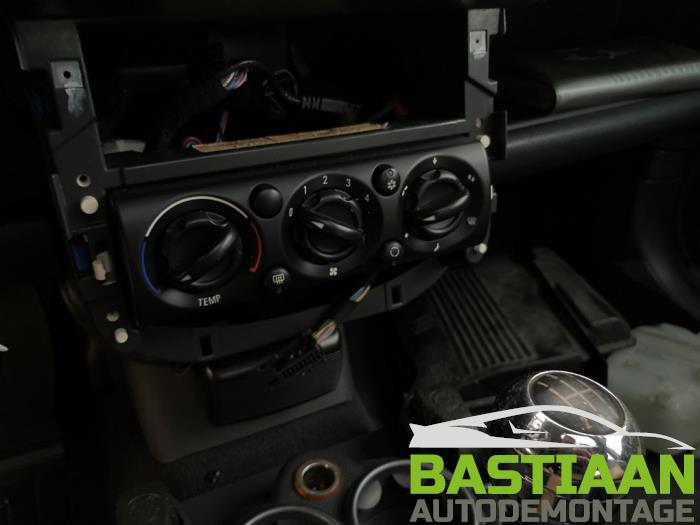 Mini Mini One/Cooper 1.6 16V Cooper Sloopvoertuig (2002, Zwart)