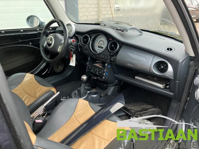 Mini Mini One/Cooper 1.6 16V Cooper Sloopvoertuig (2002, Zwart)