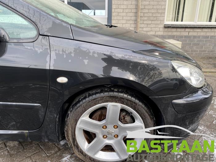 Peugeot 307 CC 2.0 16V Sloopvoertuig (2004, Zwart)