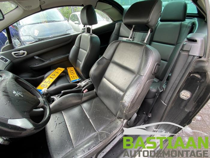 Peugeot 307 CC 2.0 16V Sloopvoertuig (2004, Zwart)