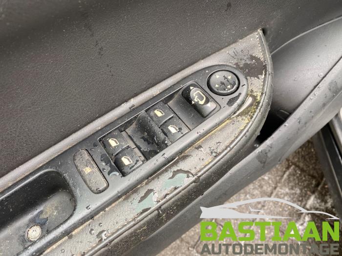 Peugeot 307 CC 2.0 16V Sloopvoertuig (2004, Zwart)