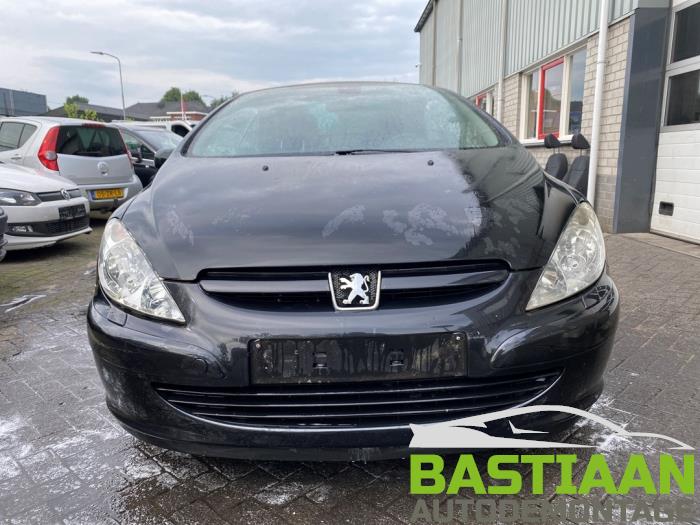 Peugeot 307 CC 2.0 16V Sloopvoertuig (2004, Zwart)
