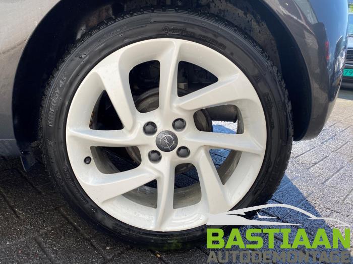 Opel Adam 1.4 16V Sloopvoertuig (2013, Grijs)