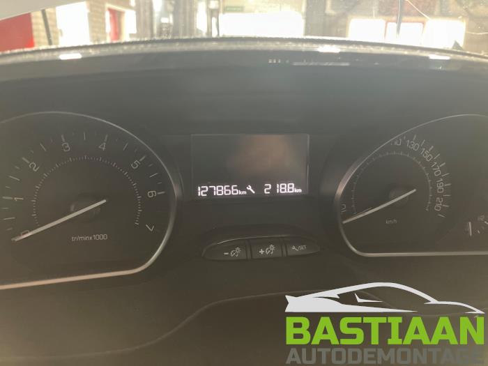 Peugeot 208 I 1.2 Vti 12V PureTech 82 Sloopvoertuig (2016, Grijs)