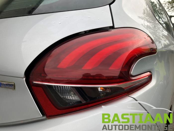 Peugeot 208 I 1.2 Vti 12V PureTech 82 Sloopvoertuig (2016, Grijs)