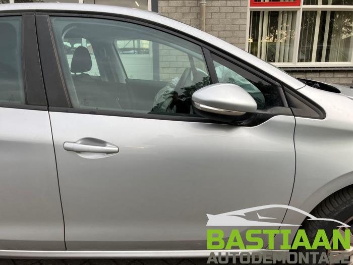 Peugeot 208 I 1.2 Vti 12V PureTech 82 Sloopvoertuig (2016, Grijs)