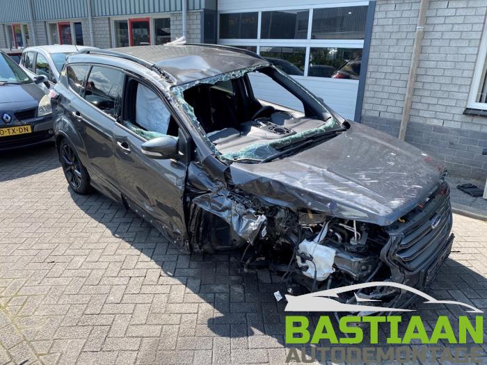 Ford Kuga II 1.5 EcoBoost 16V 150 Sloopvoertuig (2015, Zwart)