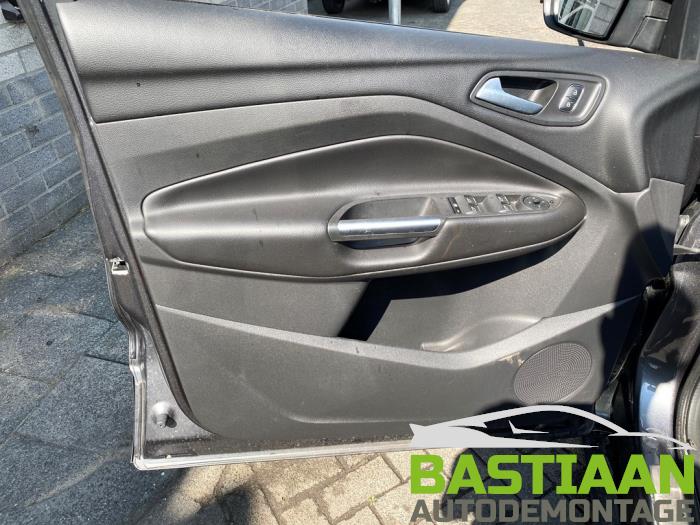 Ford Kuga II 1.5 EcoBoost 16V 150 Sloopvoertuig (2015, Zwart)