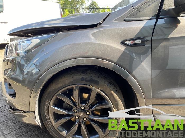 Ford Kuga II 1.5 EcoBoost 16V 150 Sloopvoertuig (2015, Zwart)