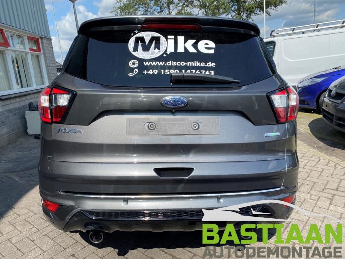 Ford Kuga II 1.5 EcoBoost 16V 150 Sloopvoertuig (2015, Zwart)