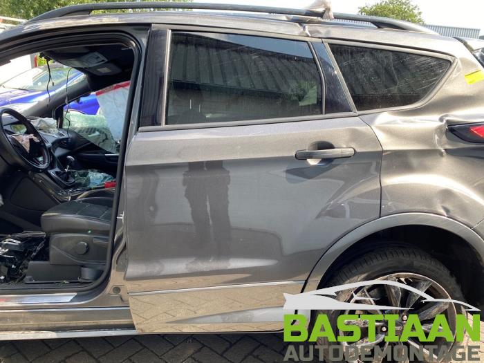 Ford Kuga II 1.5 EcoBoost 16V 150 Sloopvoertuig (2015, Zwart)