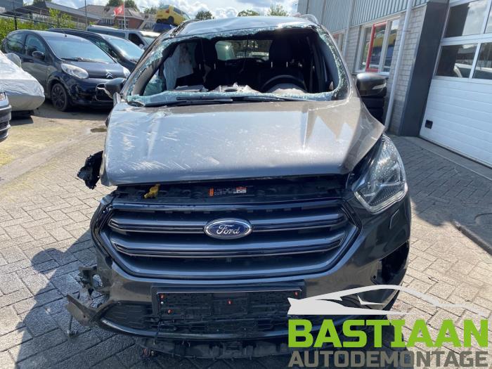 Ford Kuga II 1.5 EcoBoost 16V 150 Sloopvoertuig (2015, Zwart)