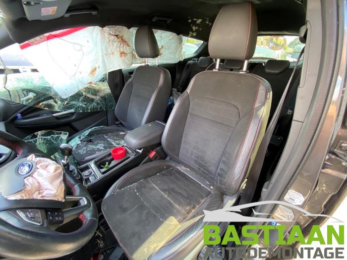 Ford Kuga II 1.5 EcoBoost 16V 150 Sloopvoertuig (2015, Zwart)