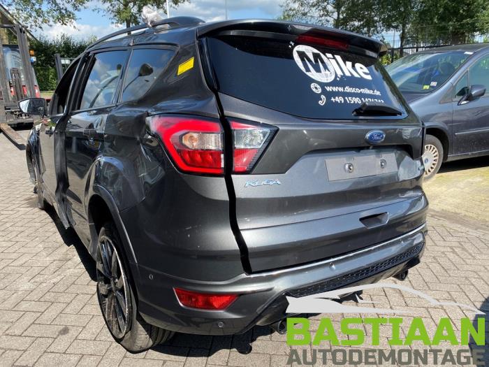 Ford Kuga II 1.5 EcoBoost 16V 150 Sloopvoertuig (2015, Zwart)